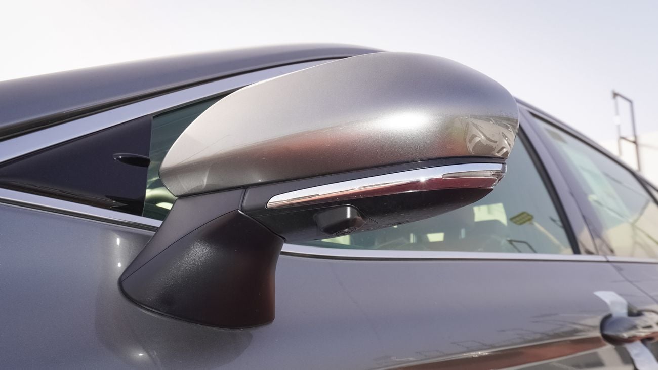 تويوتا كامري Lumiere 2.5L HEV