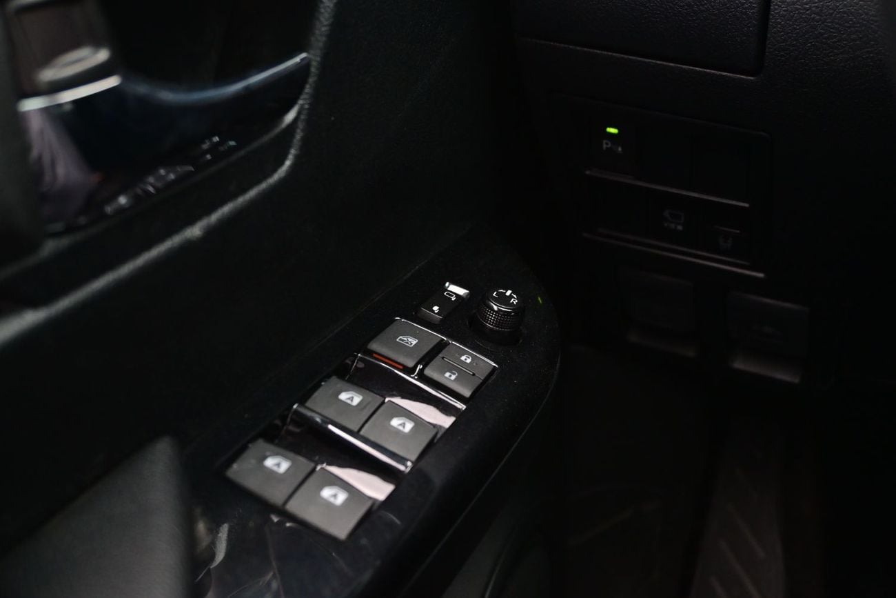 تويوتا هيلوكس Toyota Hilux Adventure 4.0L V6, Petrol, 4WD, Pickup, Model 2025