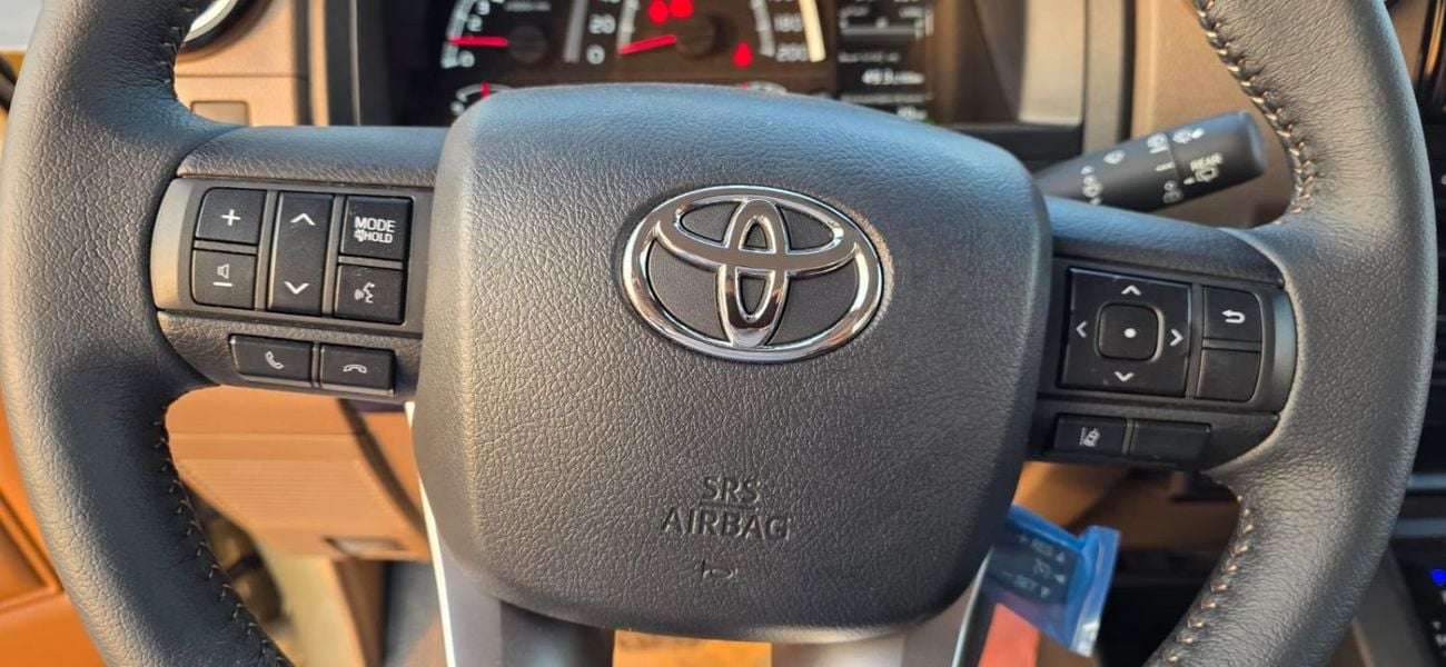 تويوتا لاند كروزر 70 PETROL FULL OPTION