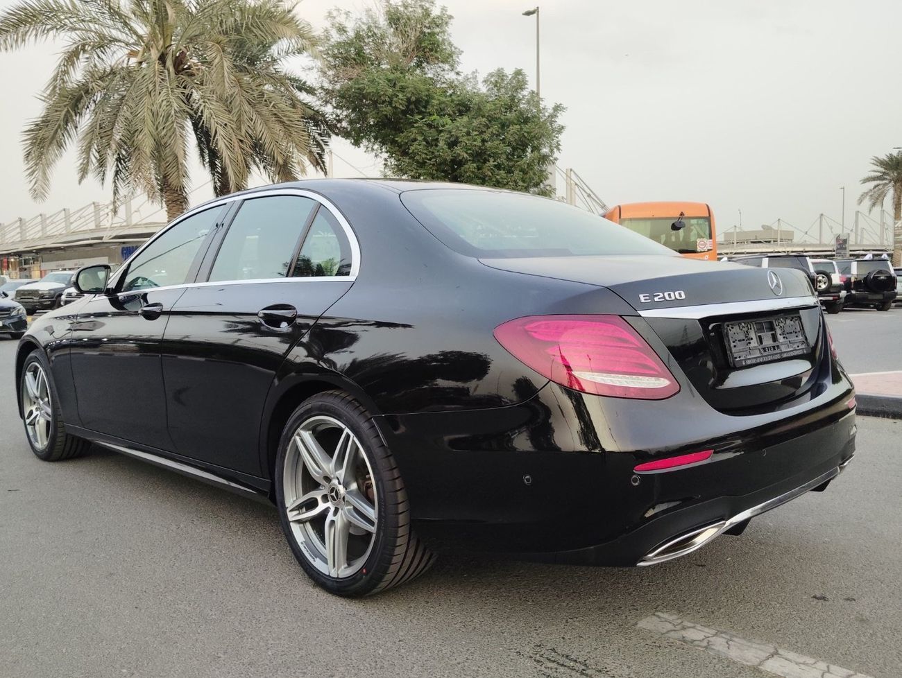 مرسيدس بنز E200