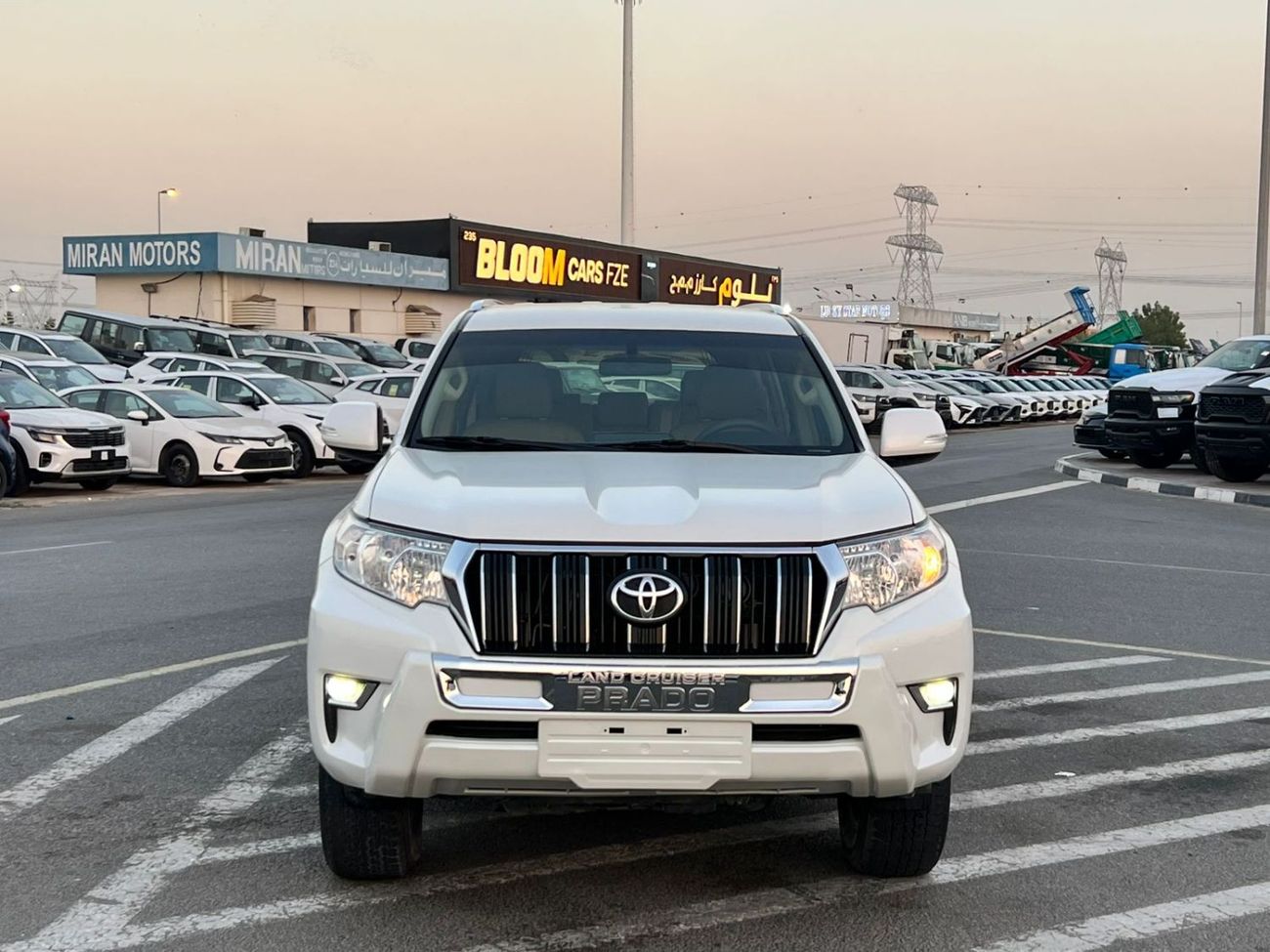 Toyota Prado 2019 Toyota Prado TXL 2.7L V4 - AWD 4x4 - GCC - Full Screen - Leather seat  - 7 Seater