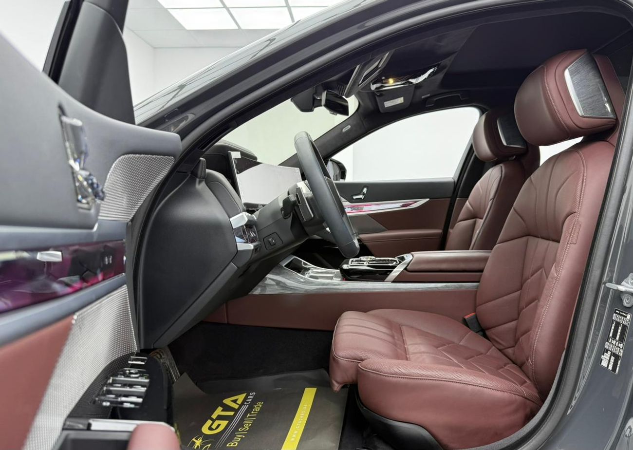 BMW 735i 2025 BMW 735i M-Sport, 2029 BMW Warranty + Service Pack, Full BMW Service History, Low Km, GCC