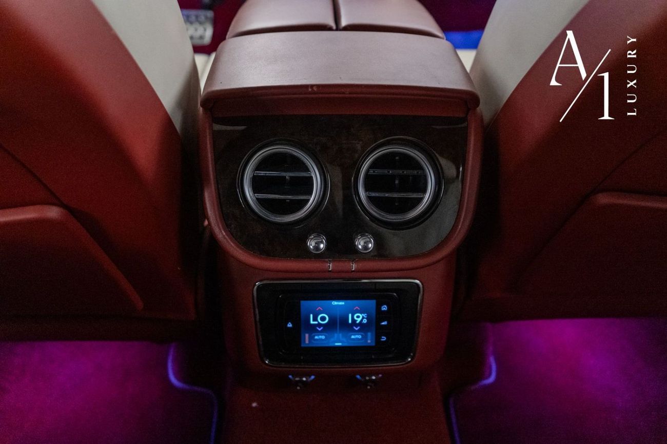 Bentley Bentayga W12 2018 Bentley Bentayga W12, Warranty, Full Service History, Two Tone Interior, GCC