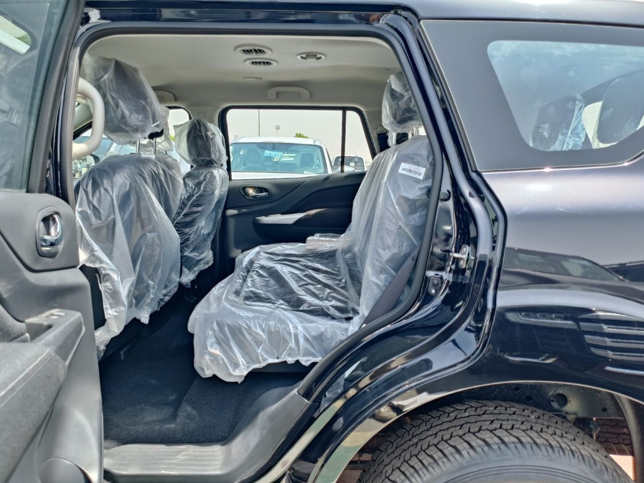 Nissan XTerra TITANIUM, 2.5L Petrol,  7'' Display, DVD + CAMERA, 4WD (CODE # 67875)