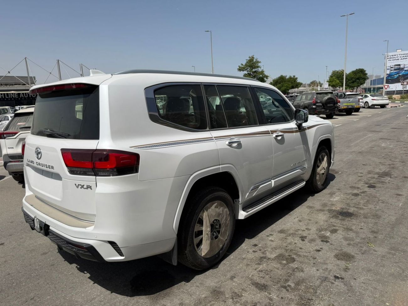 تويوتا لاند كروزر VXR