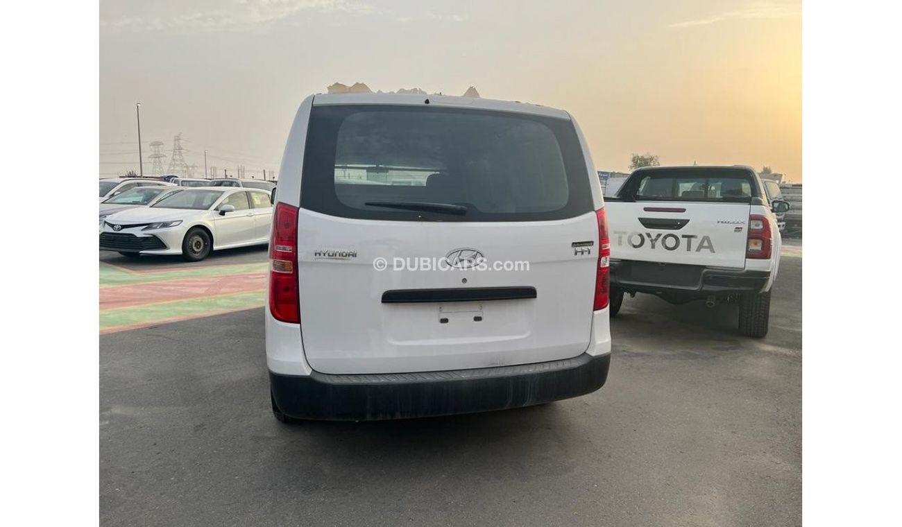 Hyundai H-1 PANEL VAN 2.4L BSC M/T PTR