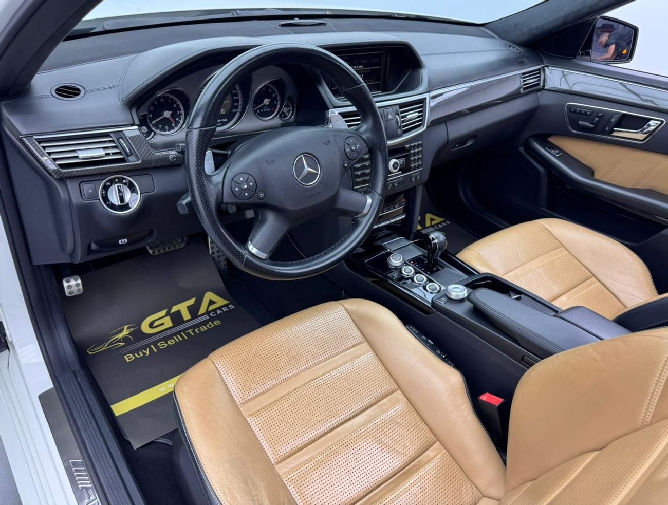 مرسيدس بنز E 63 AMG 2011 Mercedes Benz E63 AMG, 3 Years Mercedes Service Pack, Full Mercedes Service History, GCC