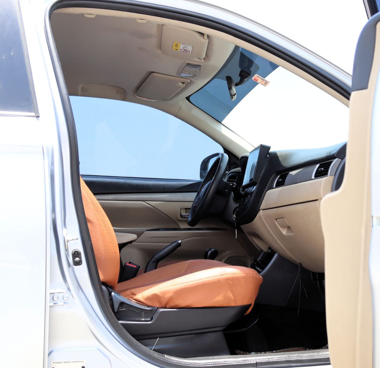 ميتسوبيشي آوتلاندر GLX Basic 2.4L (7 Seater)