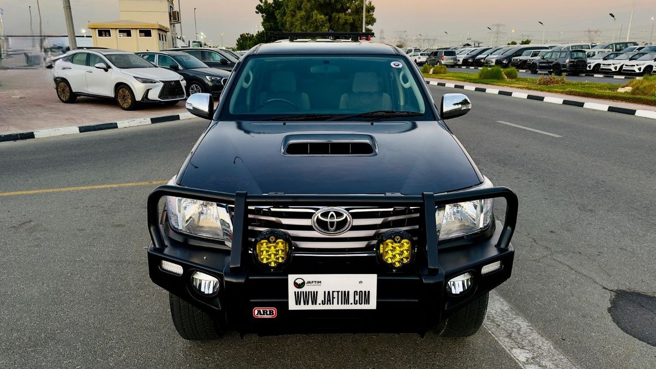 تويوتا هيلوكس PREMIUM CANOPY INSTALLED | ARB BULL BAR | 3.0L DIESEL ENGINE | 2011 | MANUAL TRANSMISSION | RHD