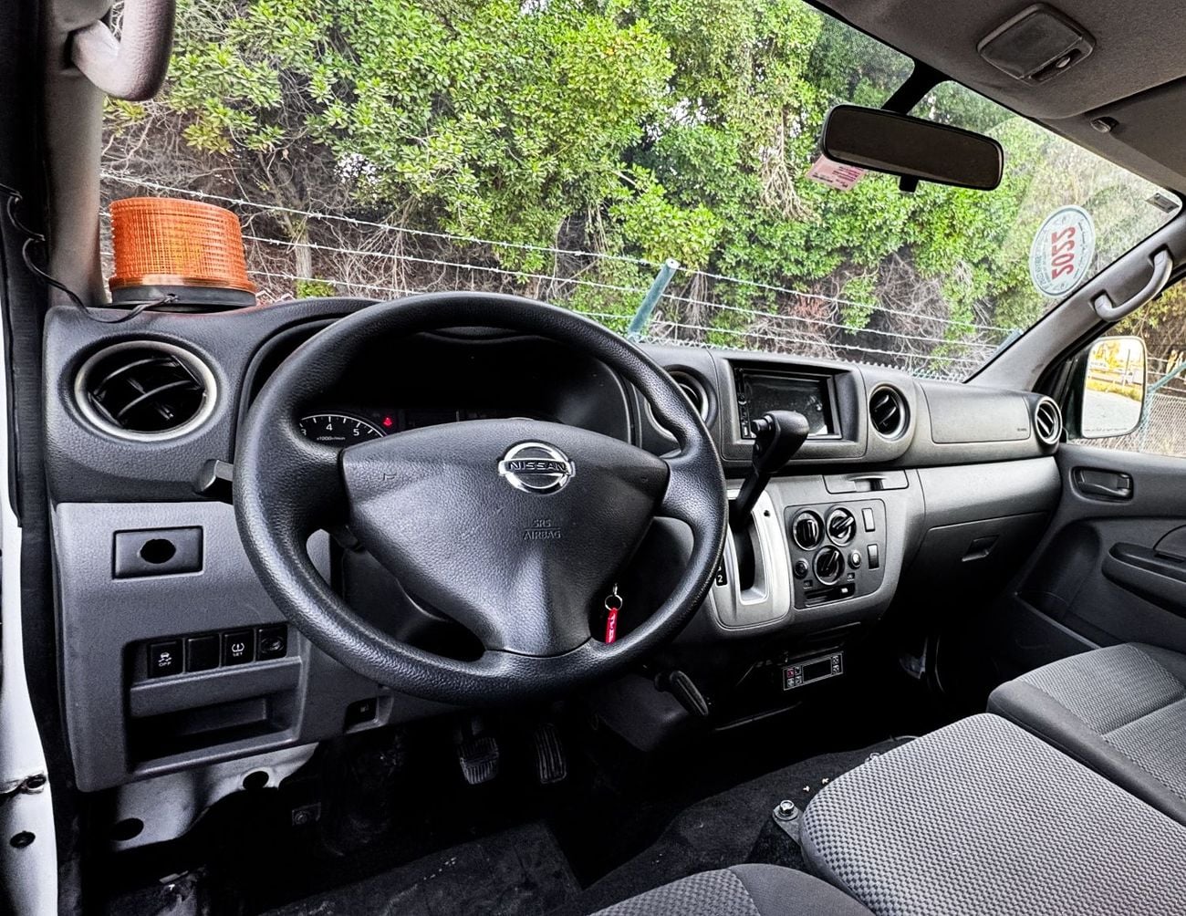 Nissan Urvan STD Nissan Urvan Van Chiller | 2.5 L | 2022 | GCC | Accident-Free | In Excellent Condition | 958 P.M