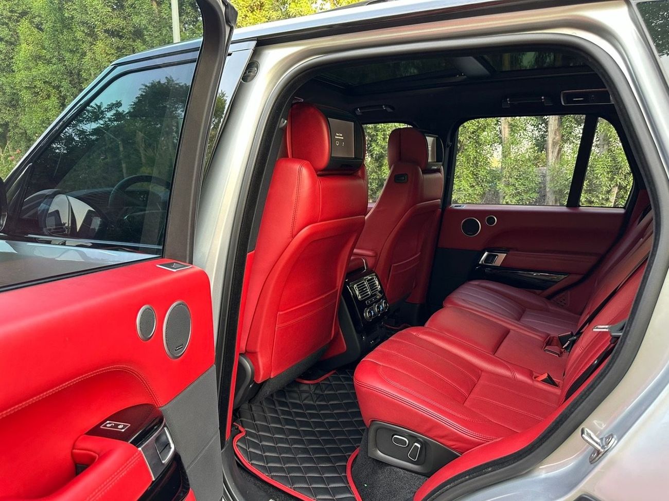 Land Rover Range Rover Vogue SE 5.0L V8 510 hp - Supercharged - 2015 - One Owner - Perfect Condition