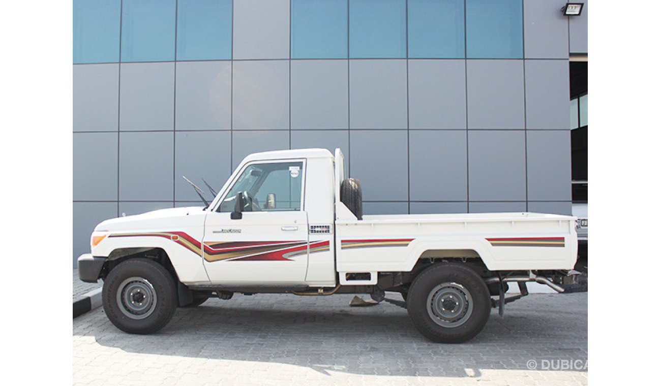 تويوتا لاند كروزر بيك آب 4.0L Petrol Single Cab