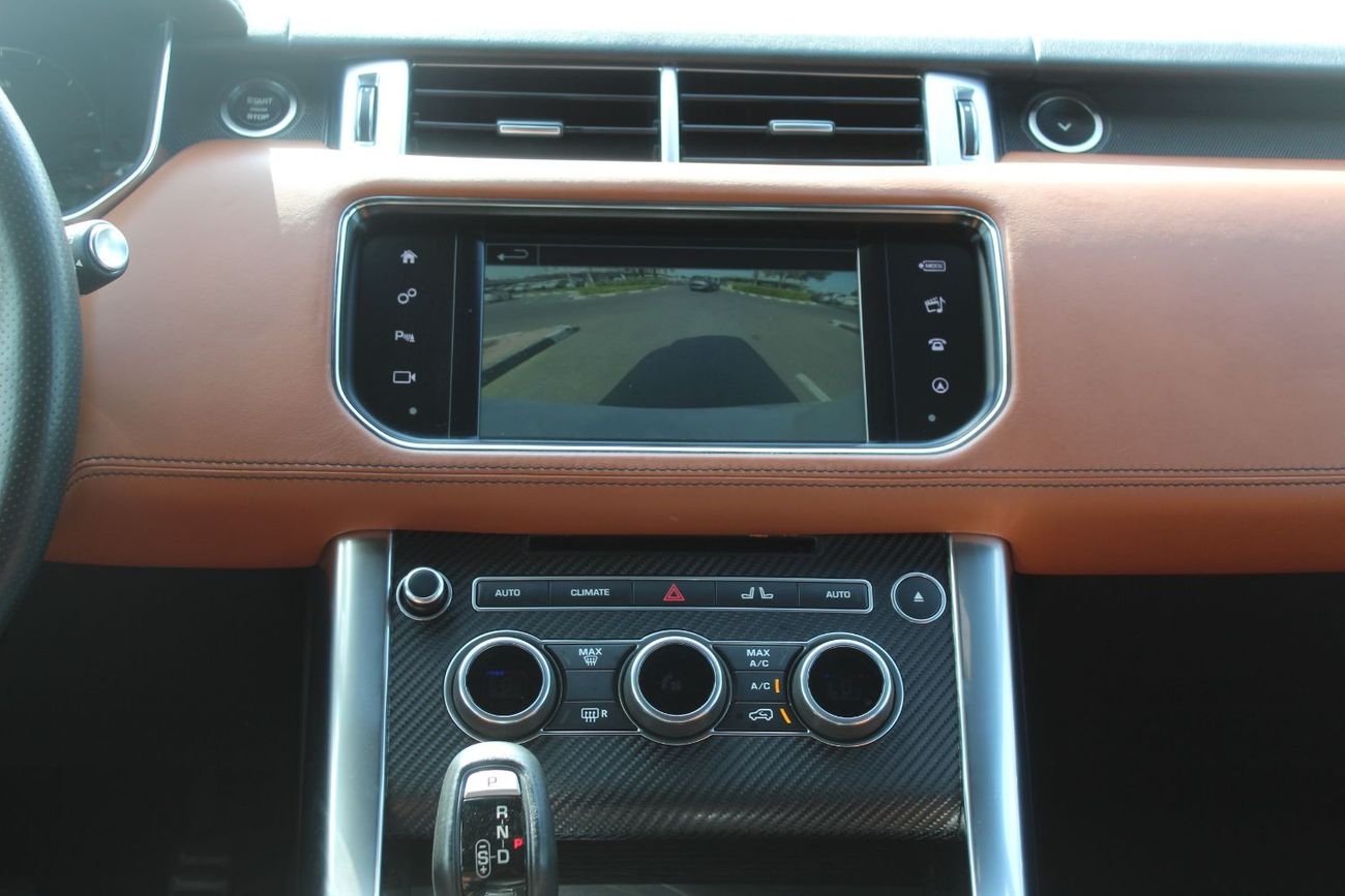 Land Rover Range Rover Sport GCC MINT IN CONDITION