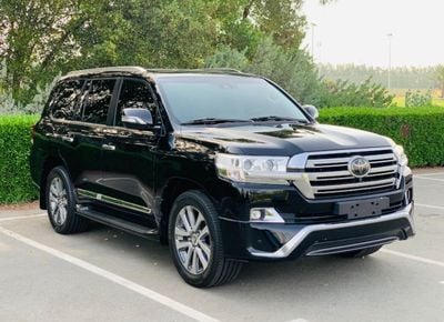 Toyota Land Cruiser VXR Toyota Land Cruiser 2019 v8 full options