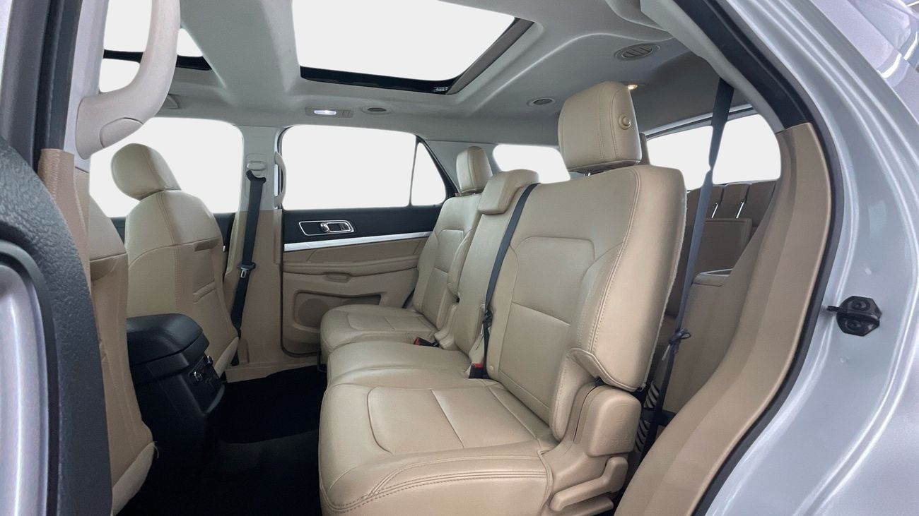 Ford Explorer XLT (Leather) | upto AED 20,000 Ramadan Discount | Guaranteed Warranty | 0 Down Payment