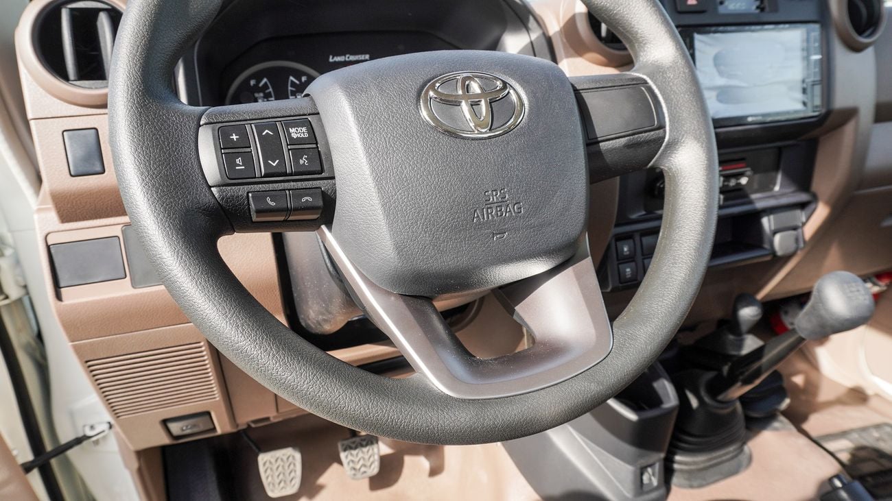 تويوتا لاند كروزر بيك آب 4.0L V6 Single Cabin M/T