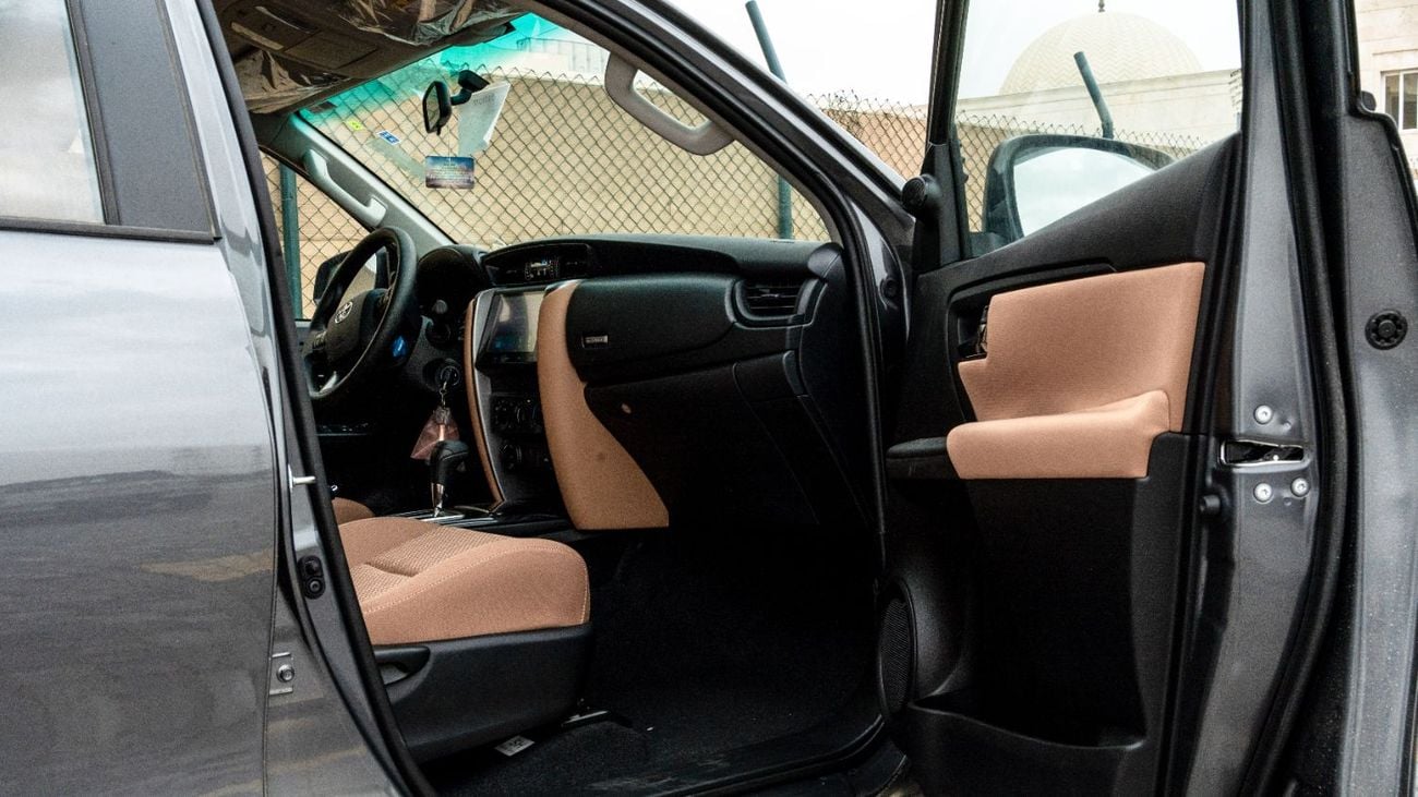 تويوتا فورتونر 2026 Toyota Fortuner GX 2.7L AT Petrol (Gray-Tan) 4WD