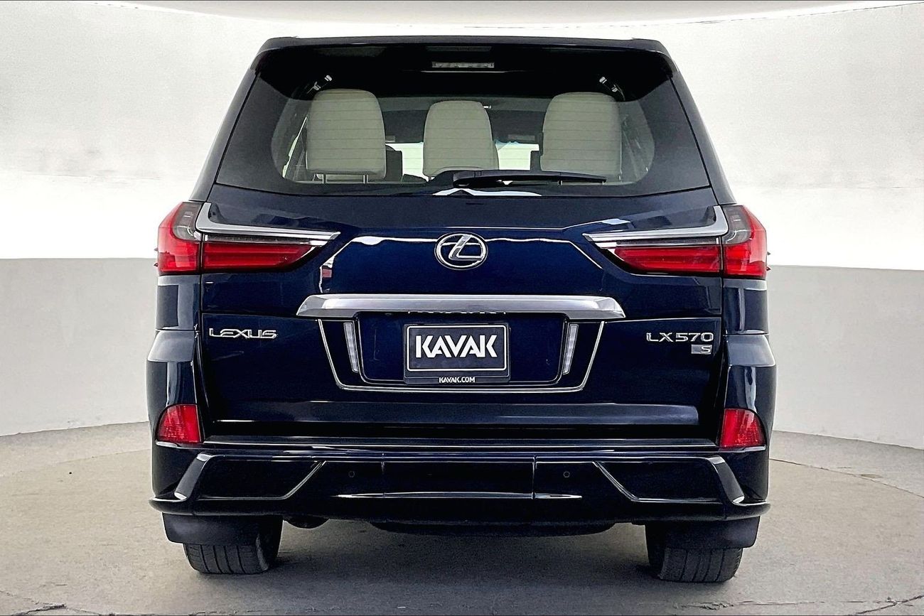 Lexus LX 570 Signature | National Day Celebration | Guaranteed Warranty | 0 Down Payment