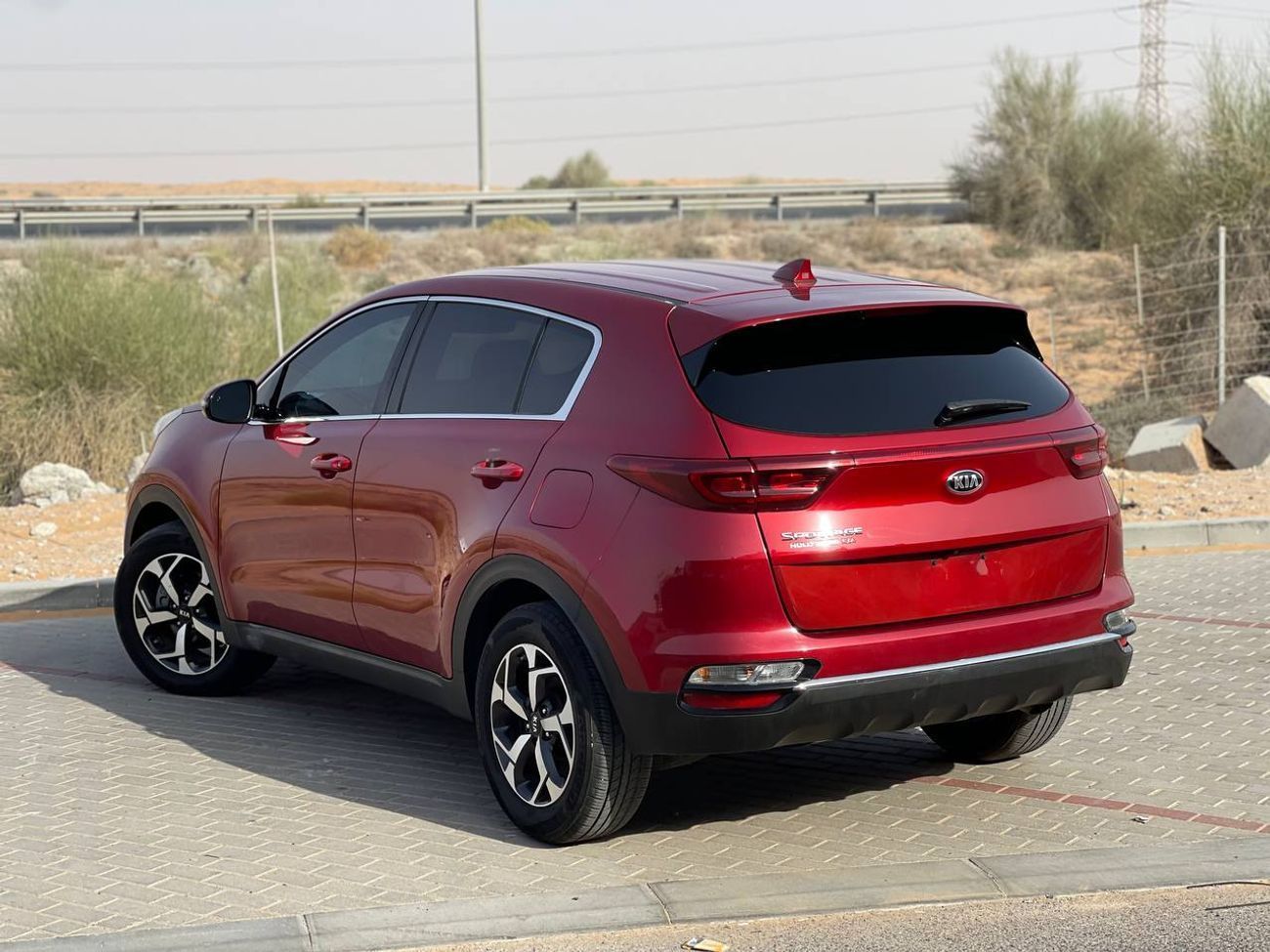 كيا سبورتيج LX / 2.4 V4 / رادار / مساعدة مسار / نقطة عمياء / شاشة كبيرة / جنوط / مكيف خلفي