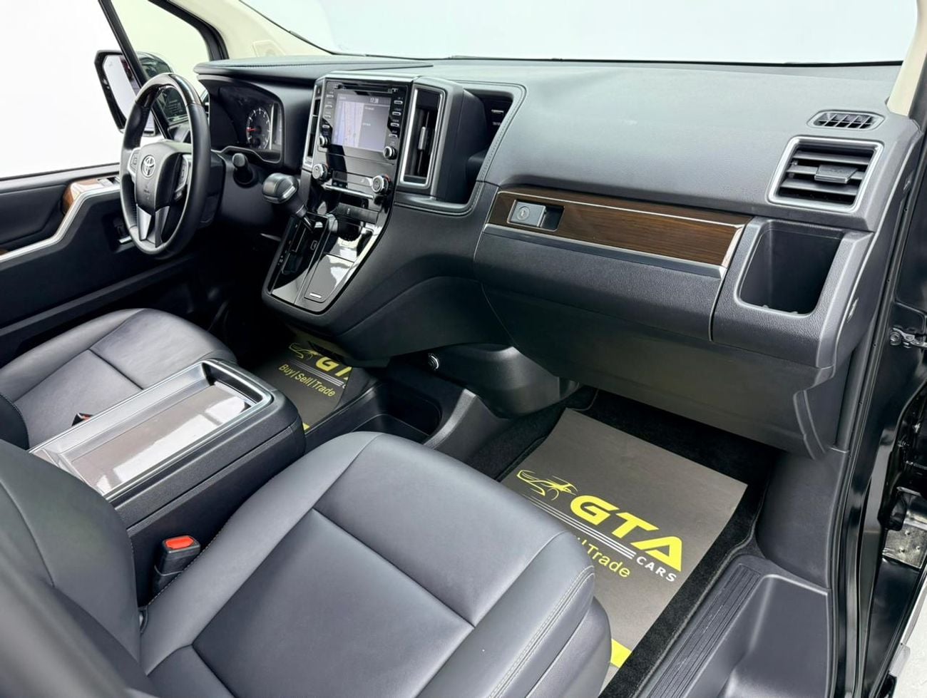 Toyota Granvia 2023 Toyota Granvia Premium, 2026 Toyota Warranty, Full Toyota Service History, Fully Loaded, GCC