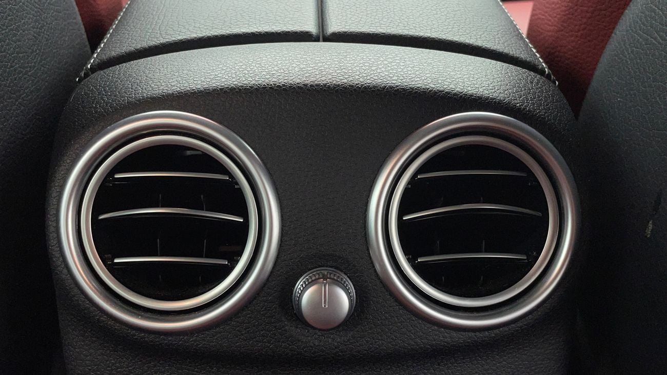 مرسيدس بنز C 200 PREMIUM AMG SPORT PACK 2 | بدون دفعة مقدمة | اختبار القيادة في المنزل