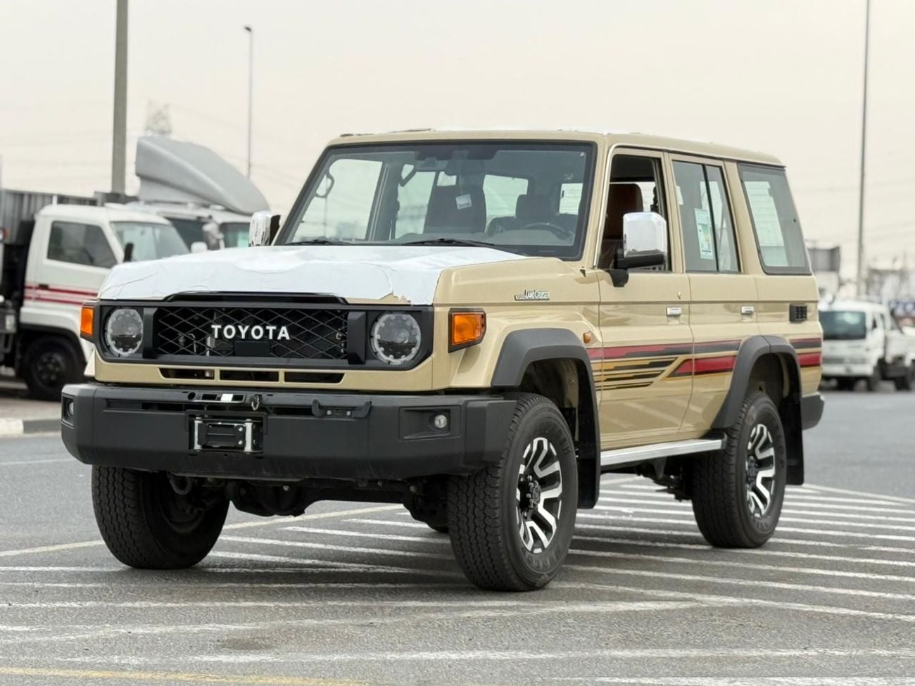 Toyota Land Cruiser 70 LX 2.8L FULL SAUDI WITH COOLING BOX AND COMPRESSOR