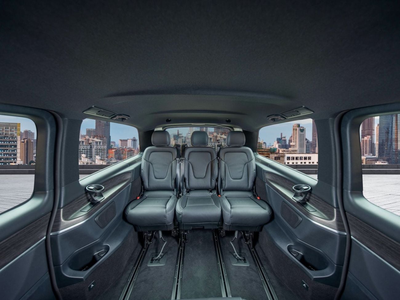 Mercedes Benz V300 AVANTGARDE with Additional Rear A/C