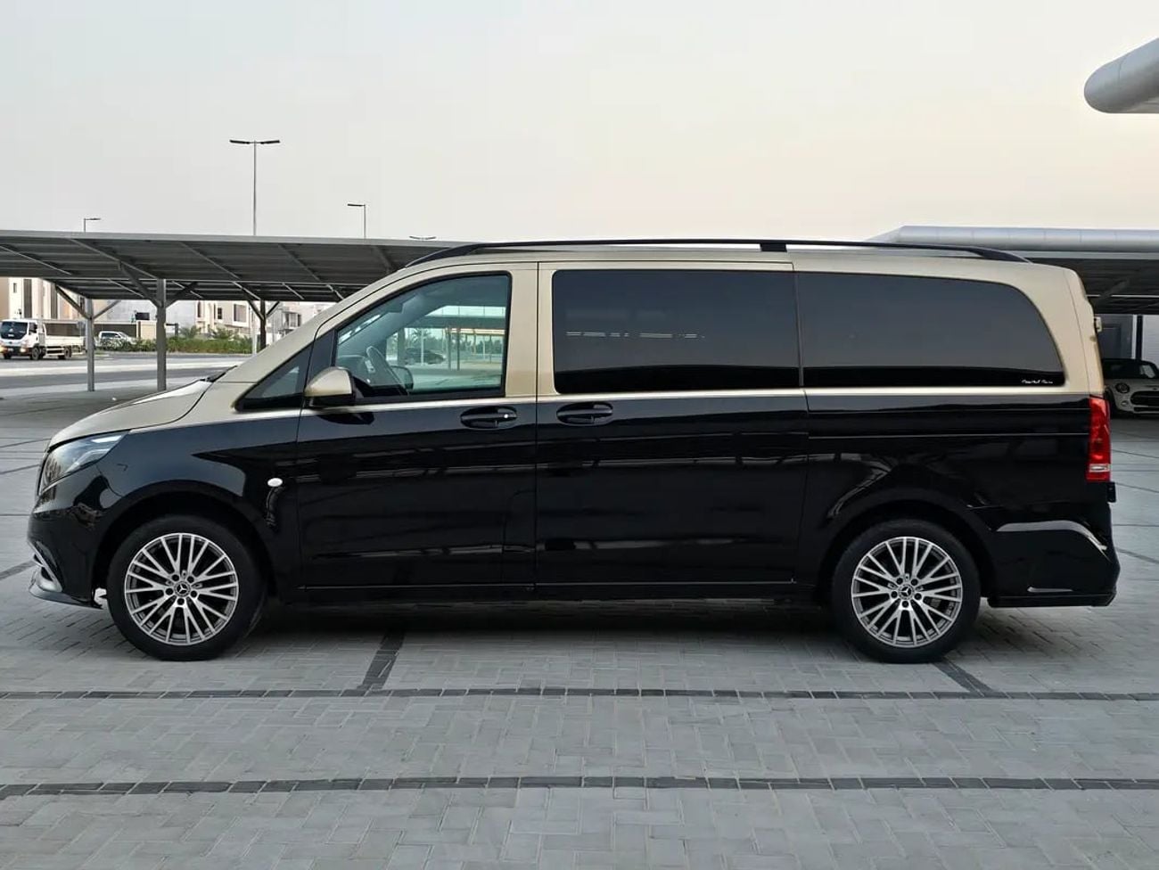Mercedes Benz Vito GCC Specs - Well Maintained