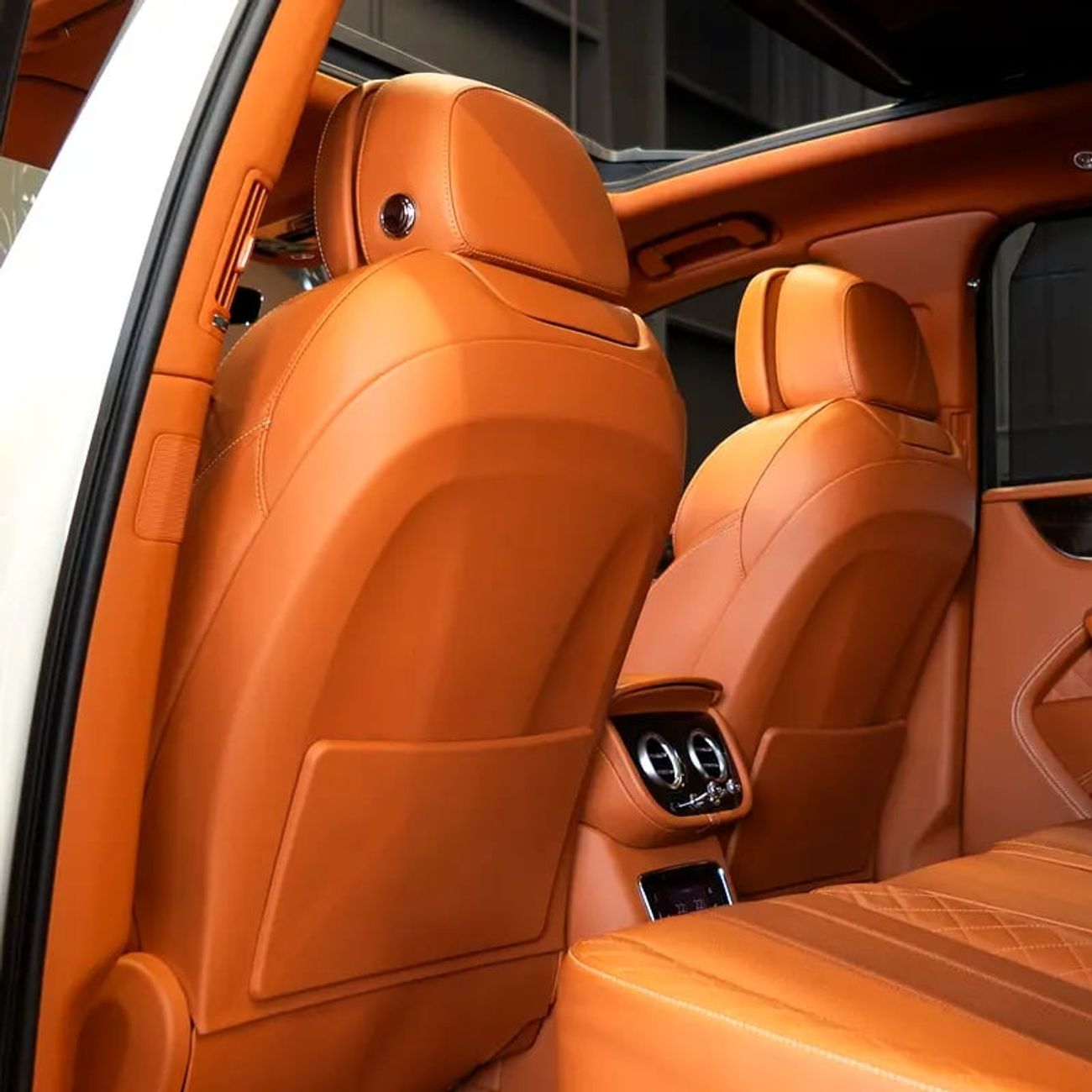 بنتلي بينتايجا 6,508 p.m • 0% Downpayment • • 1 Year Warranty