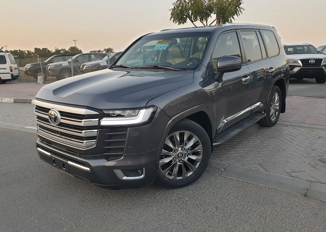 Toyota Land Cruiser GXR - 4.0L - V6 - 2014 MODIFIED 2023