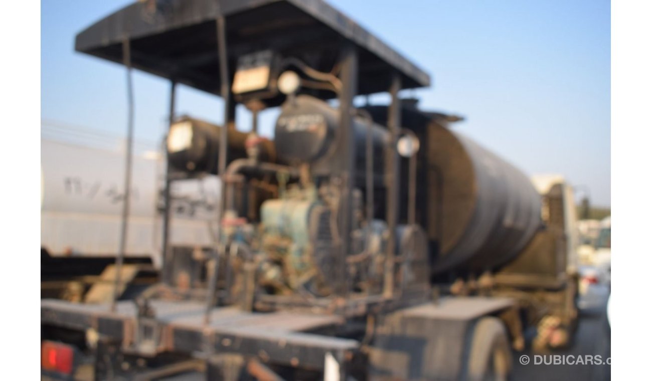 هينو 500 Hino Truck Asphalt Distributor, Model:2005. Excellent condition