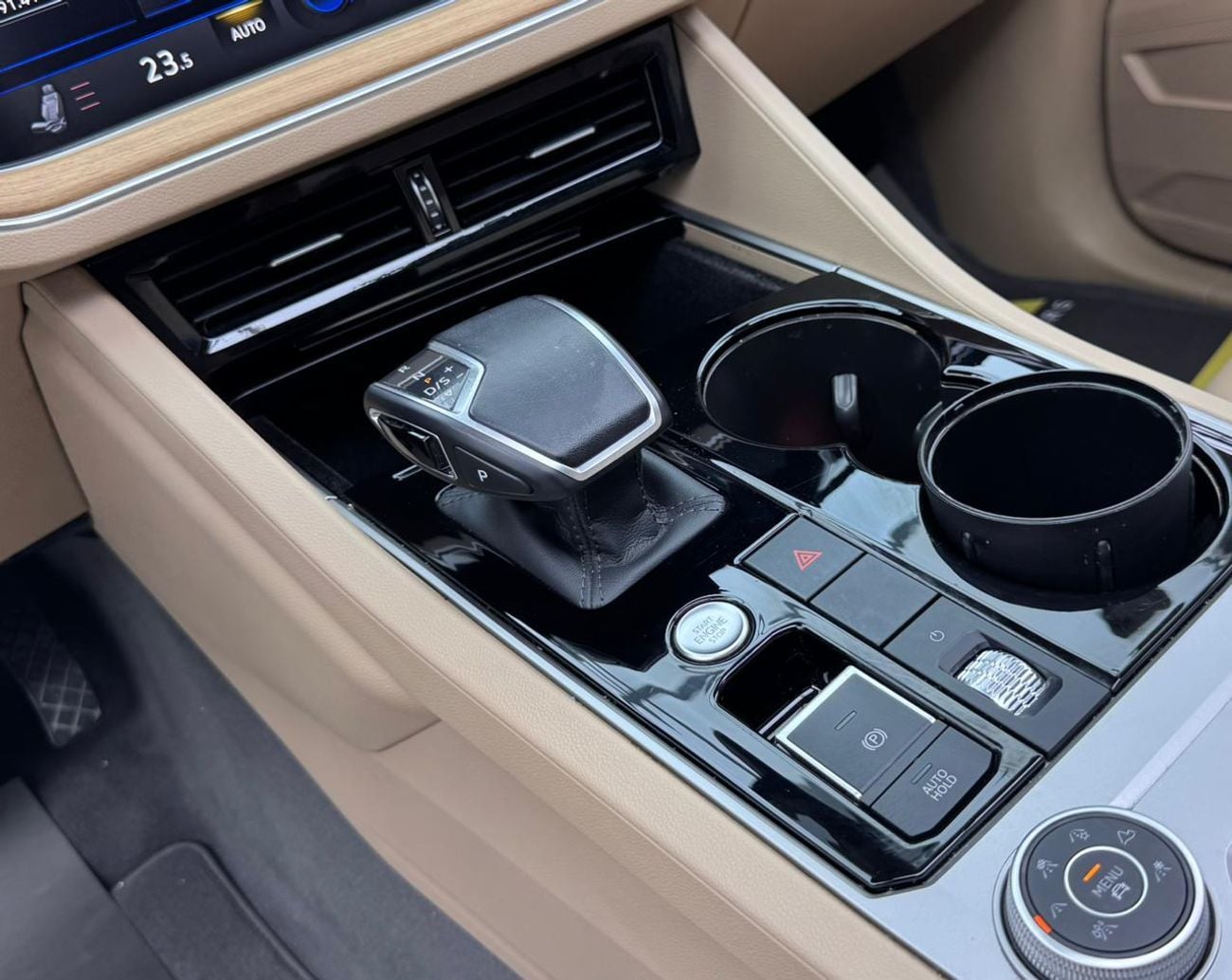 فولكس واجن طوارق 2023 Volkswagen Touareg highline Plus, 2026 VW Warranty + Service Pack, Full VW Service History, GCC