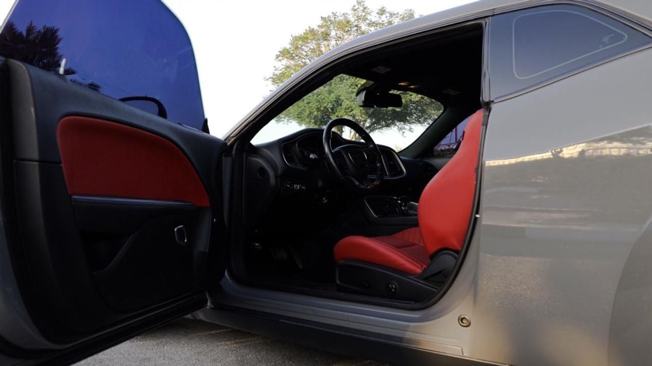 Dodge Challenger Dodge Challenger GT V6 With Hellcat Kit Wide Body + Exhaust System