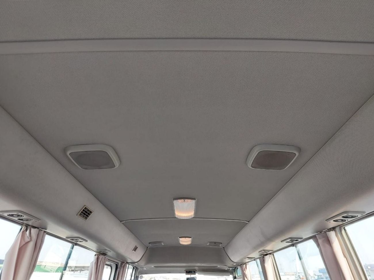 Isuzu Journey ISUZU JOURNEY BUS RHD 2000 MODEL 4.1 L DIESEL MANUAL(PM00136)