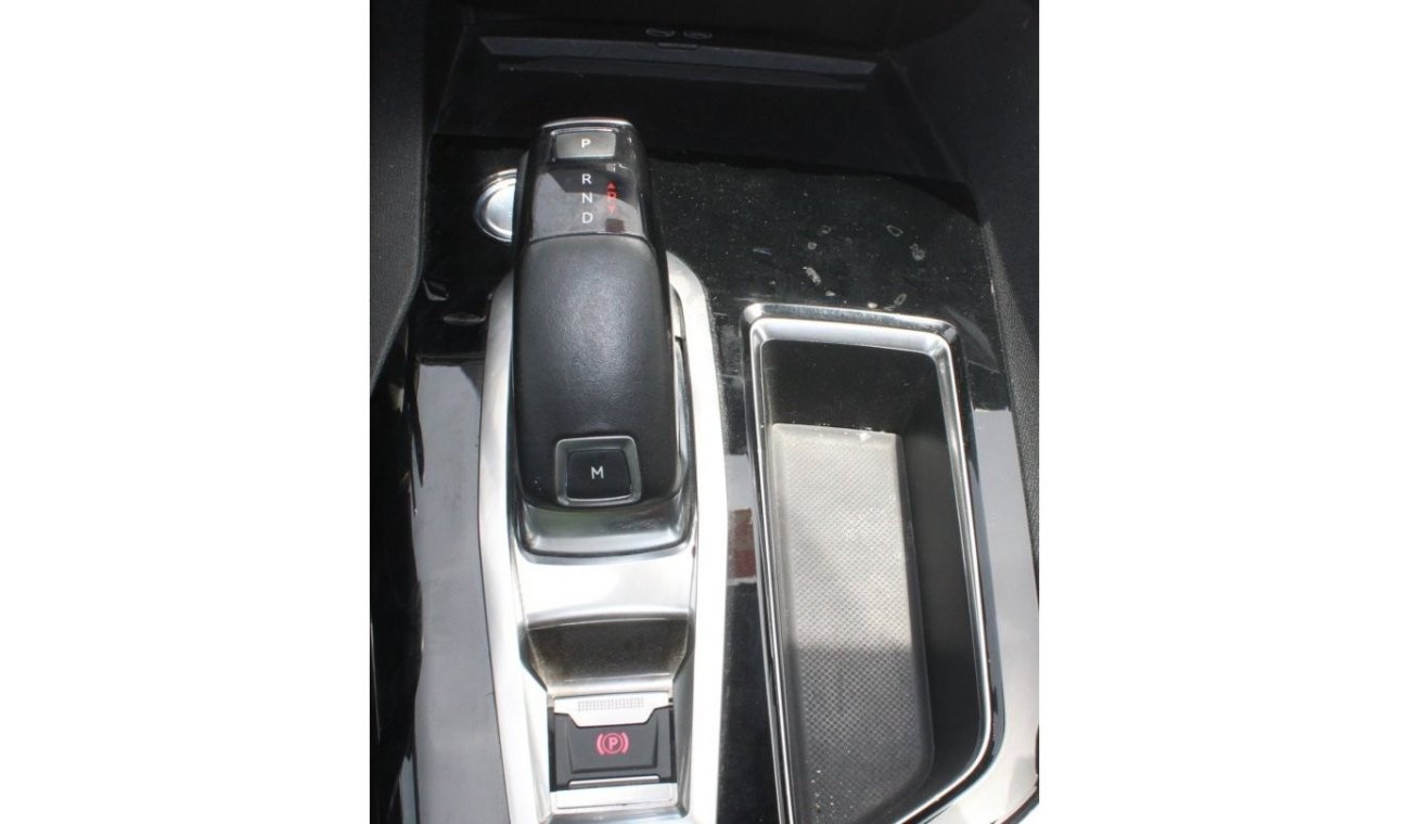 Peugeot 3008 PEUGEOT 3008 WHITE GCC EXCELLENT CONDITION  WITHOUT ACCIDENT