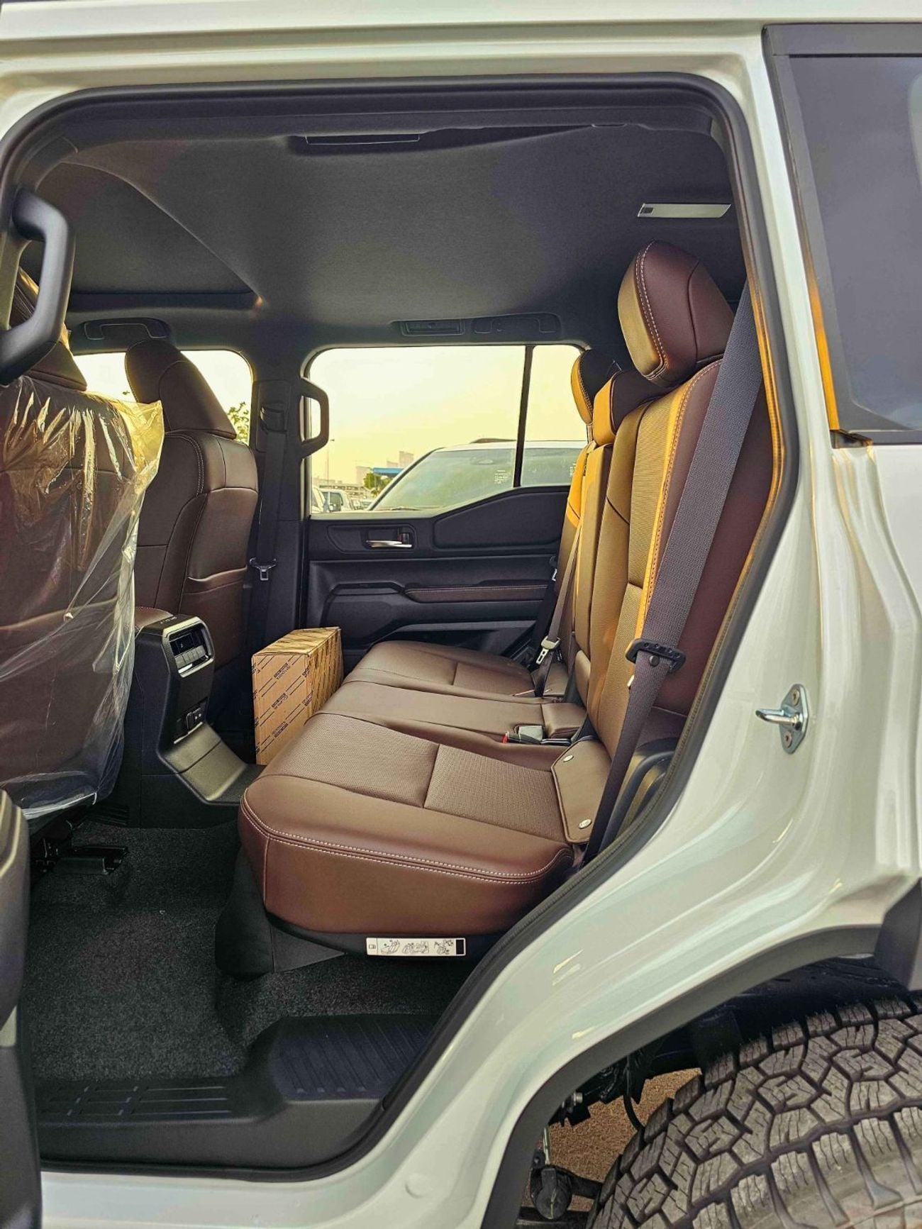 تويوتا برادو ADVENTURE TURBO/2.8L V4 DIESEL/DRIVER POWER SEAT WITH LEATHER/DVD+CAMERA /COOL BOX (CODE # PDADV2)