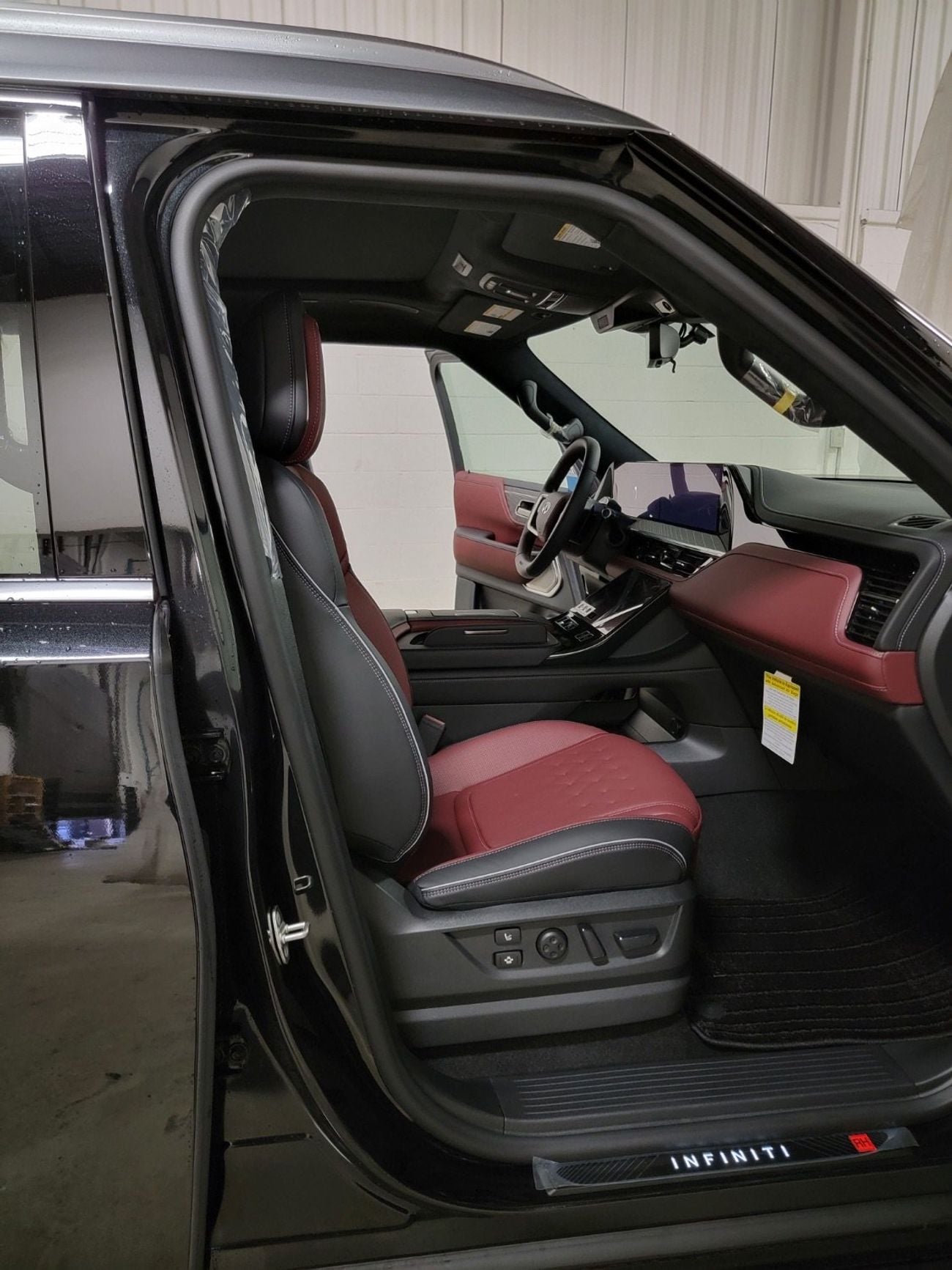Infiniti QX80  Captain Chairs 3.5L