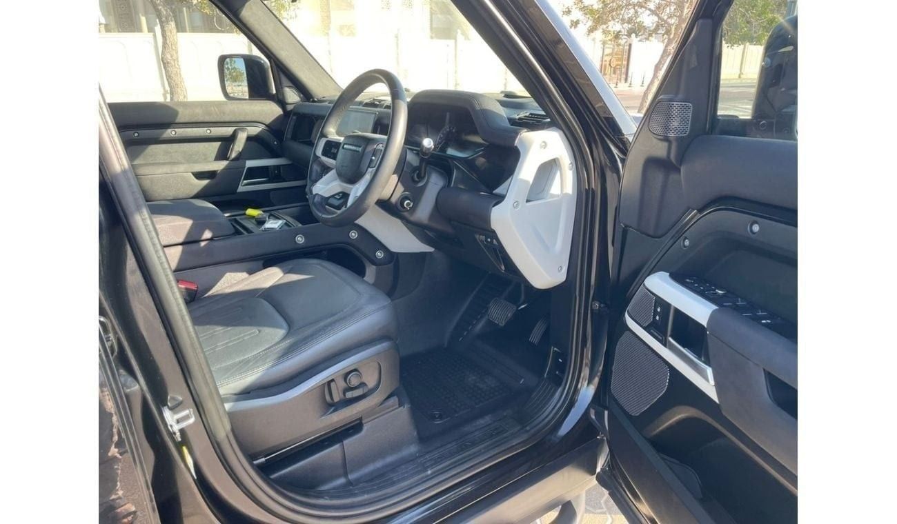 لاند روفر ديفندر LAND ROVER DEFENDER 3.0 LITER  RIGHT HAND DRIVE ONLE FOR EXPORT AVAILABLE