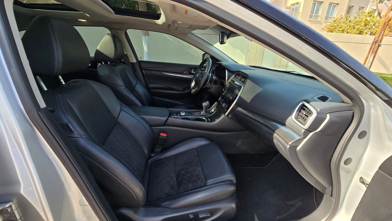 Nissan Maxima