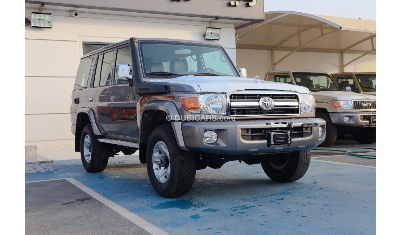 تويوتا لاند كروزر 70 TOYOTA LAND CRUISER HARDTOP 4.0L 2023