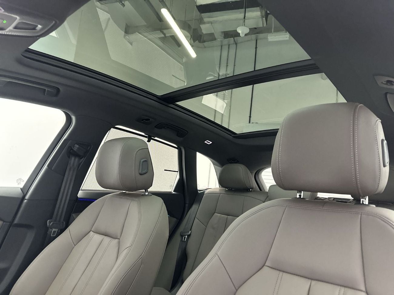 أودي Q5 45 TFSI Quattro 2.0L Q5 SUV TFSI quattro 204hp (Ref# 45595)