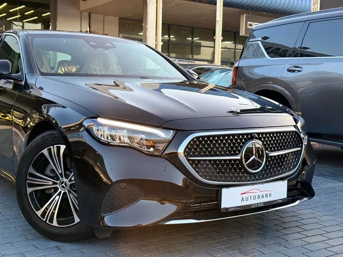 مرسيدس بنز E200 2.0L