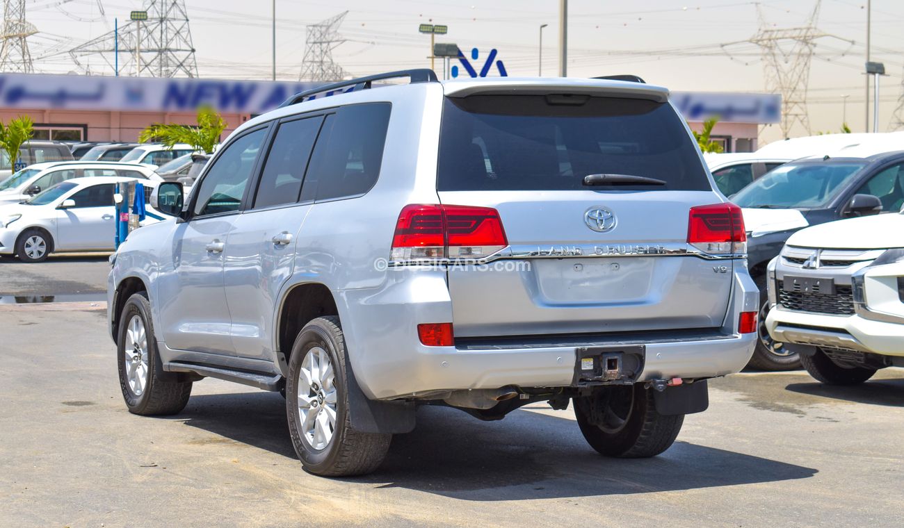 Used Toyota Land Cruiser V8 2016 for sale in Dubai - 616316
