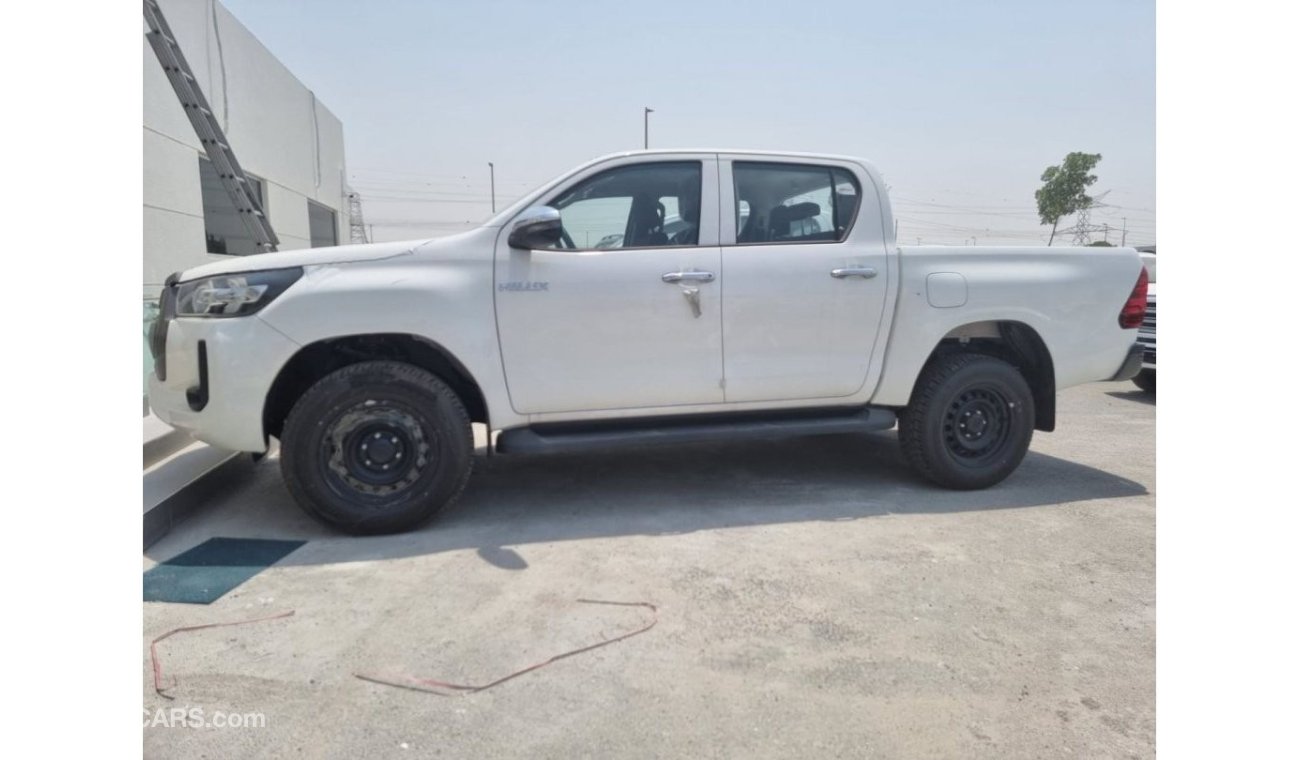 Toyota Hilux 2.4L Diesel M/T Double Cabin Pickup