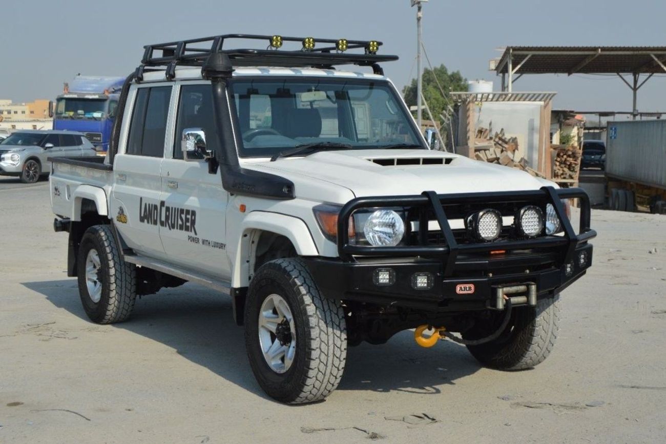 Toyota Land Cruiser Pick Up Double Cab Std Perfect insaid and out