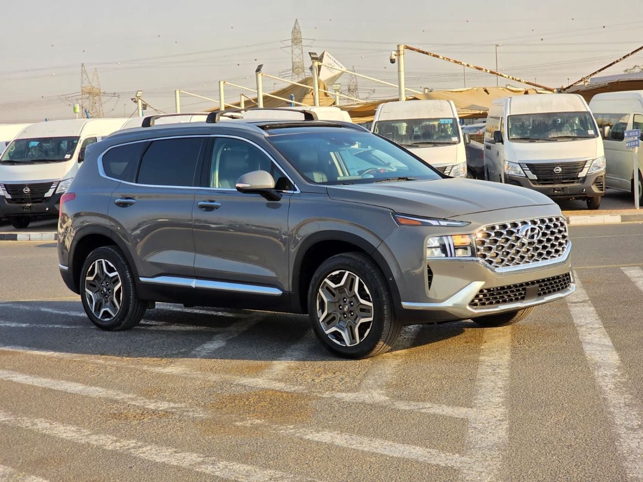 Hyundai Santa Fe limited 2.4T Panoramic Roof , 360 camera and Auto parking sensors