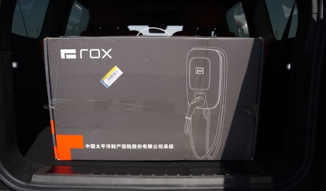 ROX 01 HYBRID VIP 6 SEATER PLUG IN 500HP