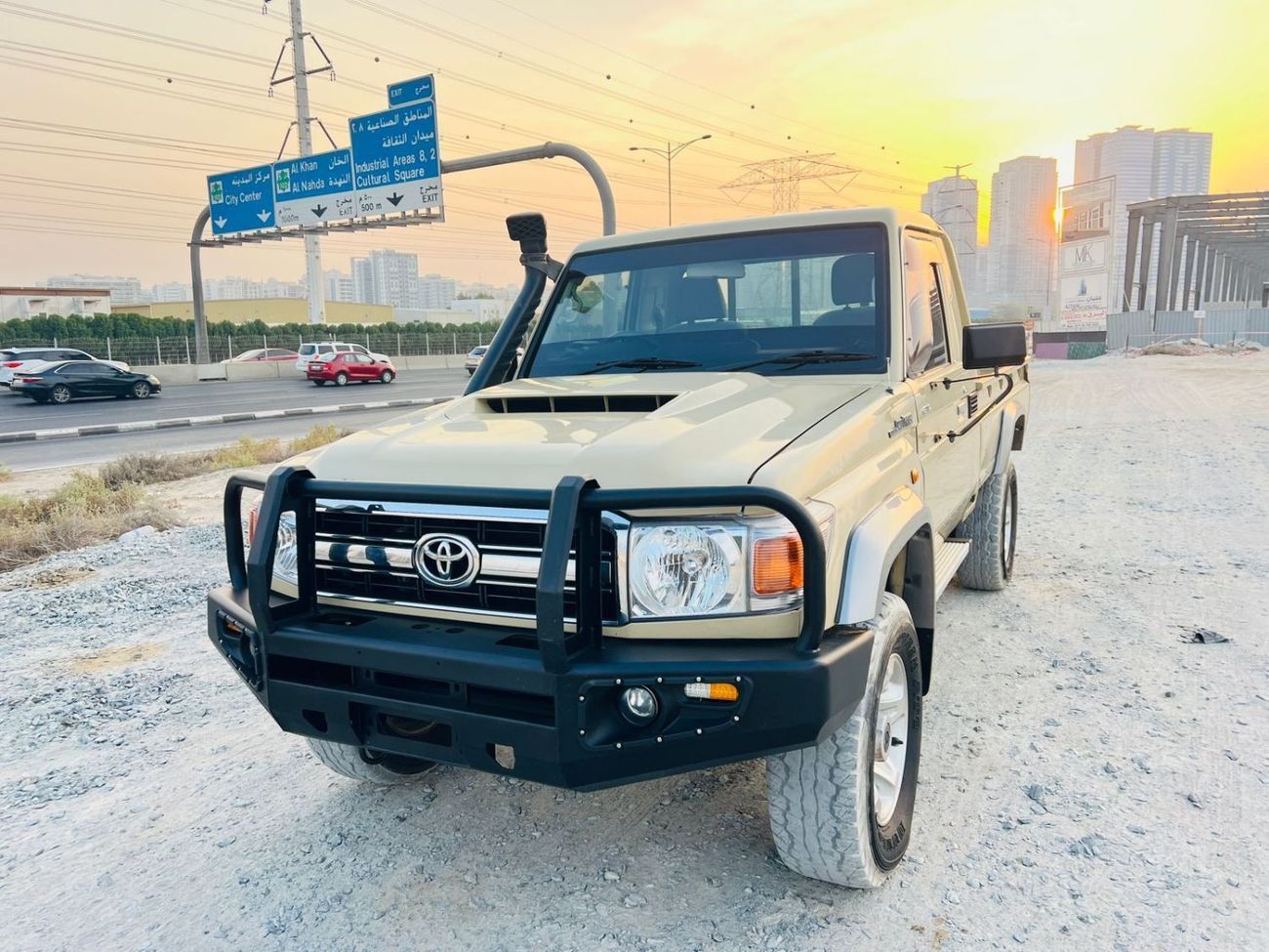 تويوتا لاند كروزر بيك آب DIESEL 4,5 LITER ,RIGHT HAND DRIVE ,BEIGE COLOR ,2020 MODEL