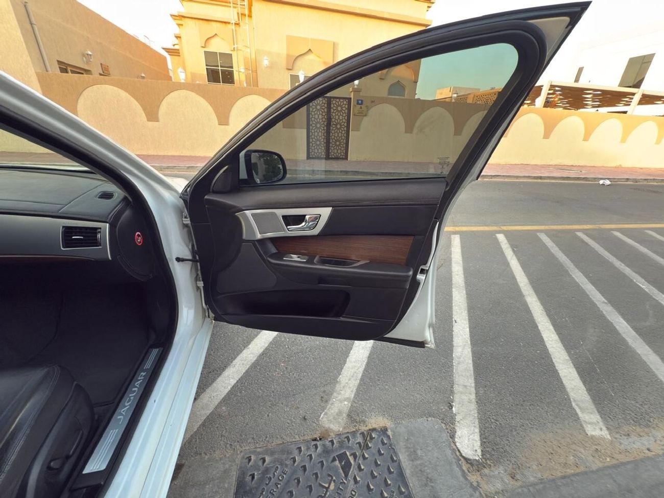 جاكوار XF Premium Luxury 3.0L