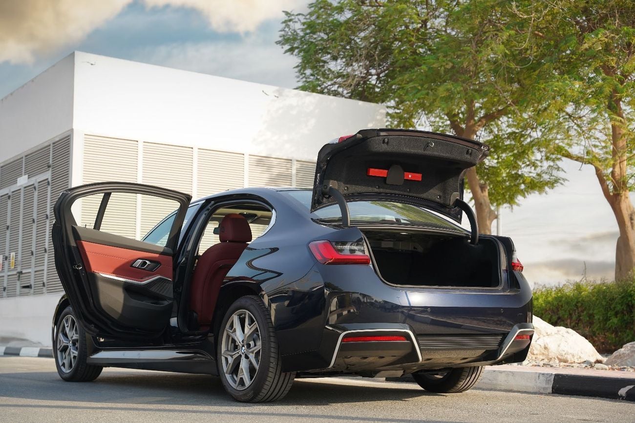 بي أم دبليو i3 EDRIVE35L (NON GCC) 2026 BMW e-Drive 35L M-Sport Package FWD 0Km
